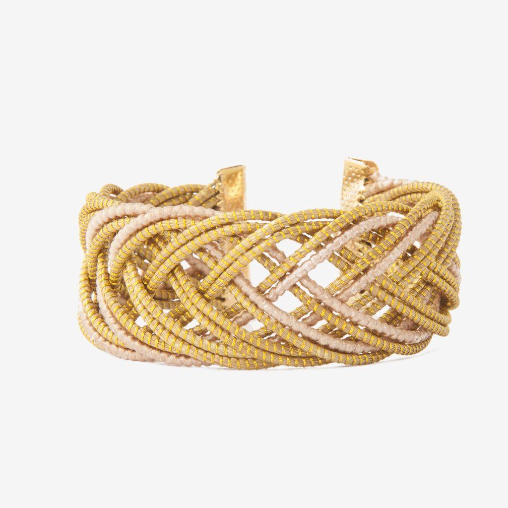 Daniel Bracelet Rose — gioiello in erba d'oro disegnato da Orit, intrecciato a mano nel Cerrado, Oroboros