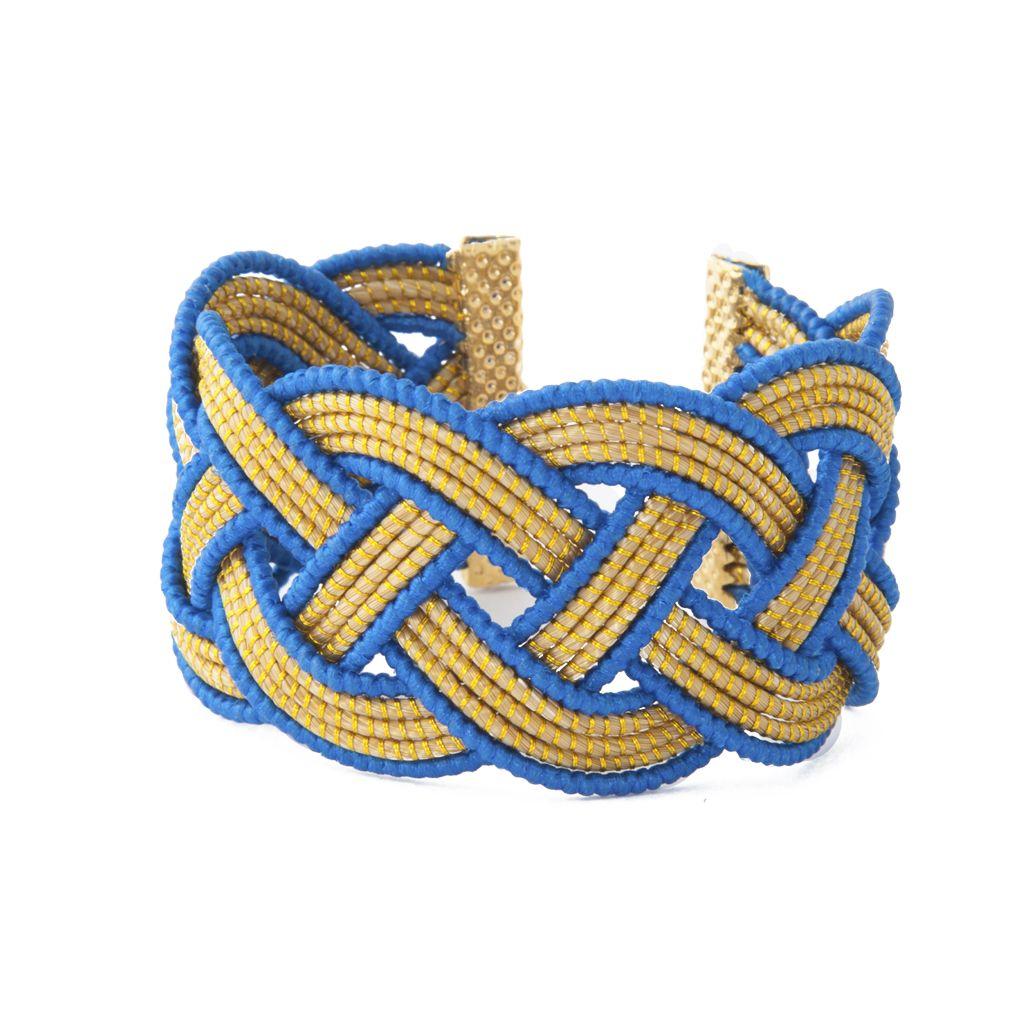 Raphael Bracelet Blu — gioiello in erba d'oro disegnato da Orit, intrecciato a mano nel Cerrado, Oroboros