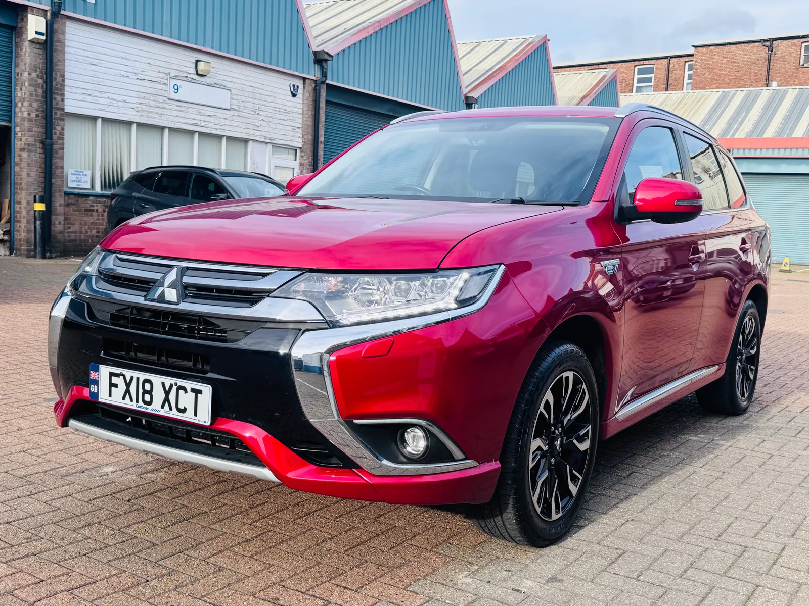 2018 Mitsubishi OUTLANDER 2.0 PHEV 4H 4WD StationWagon photo 1