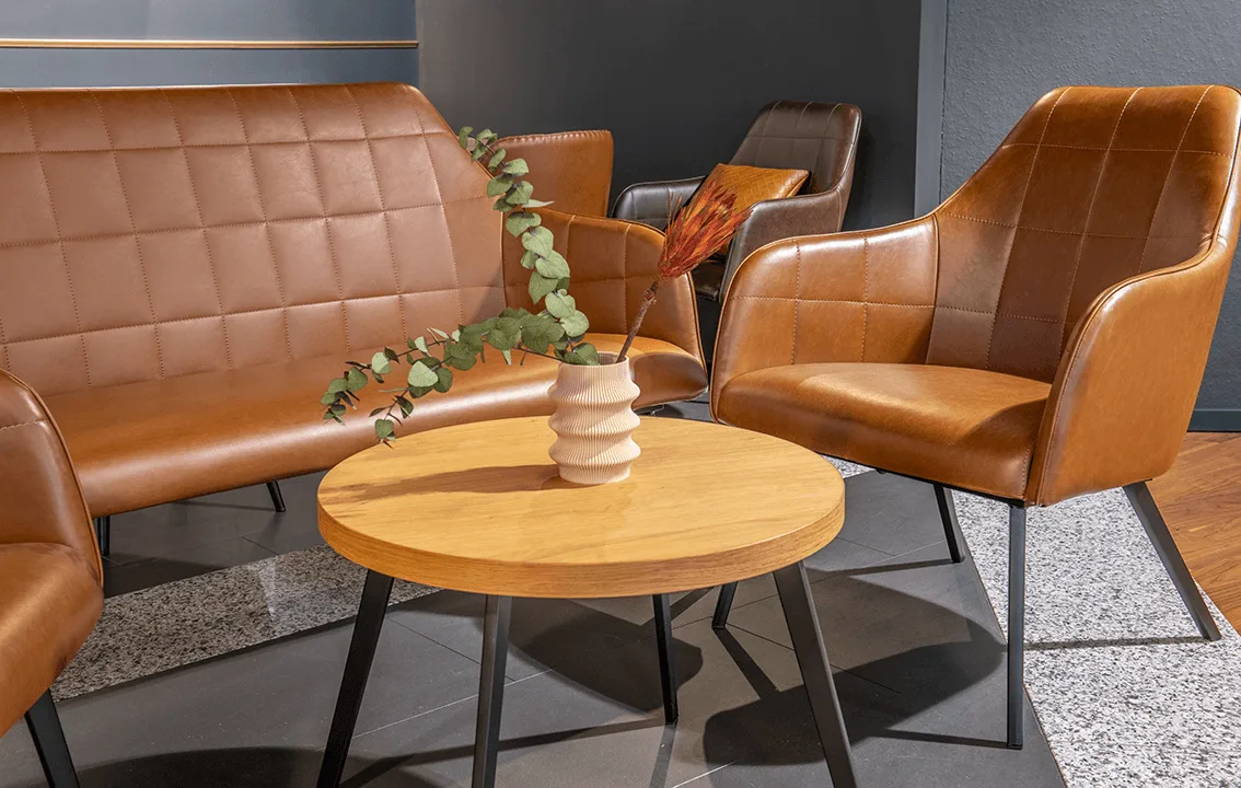 2-seater element Romy in a reference hospitality setting