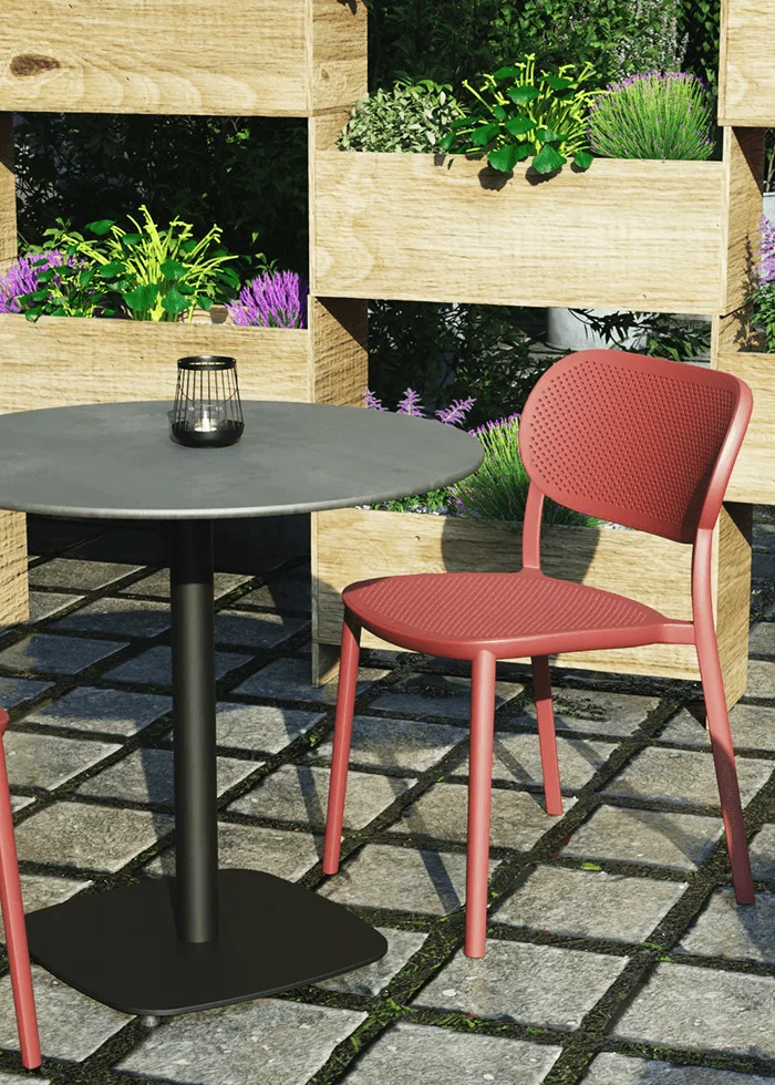 Chair Enio in a reference hospitality setting