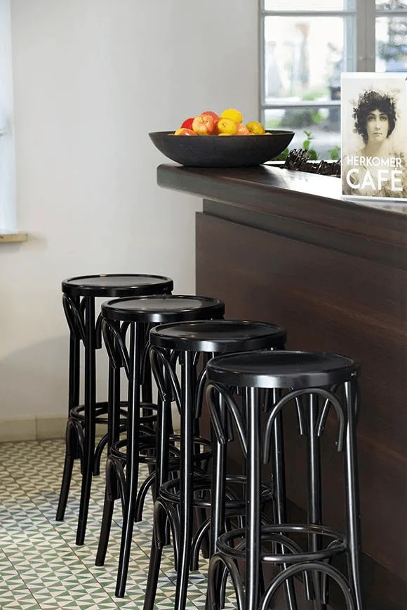 Bar stool Gavan in a reference hospitality setting