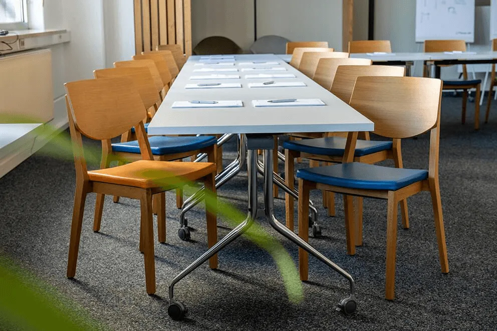 Chair Quorum C in a reference hospitality setting