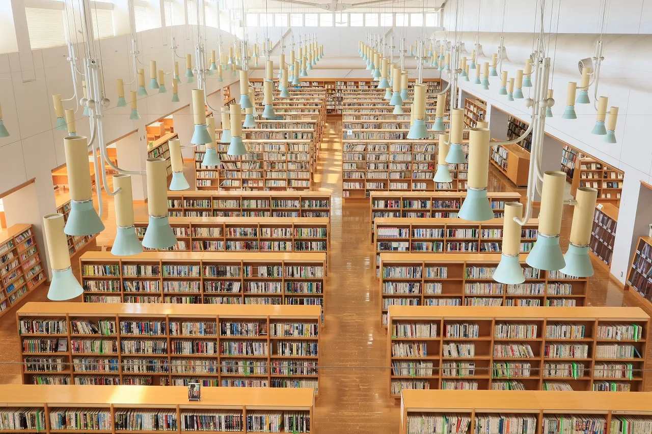 小田原市立中央図書館(かもめ図書館)