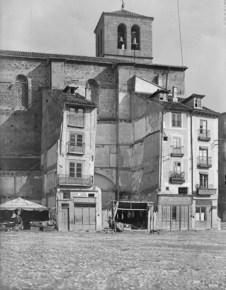 Segovia. Alte Häuser an der Plaza de la Constitución [Casas en la Plaza de la Constitución].