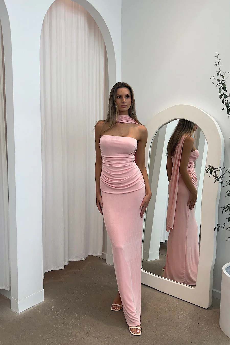 The Iesha dress in blush 2