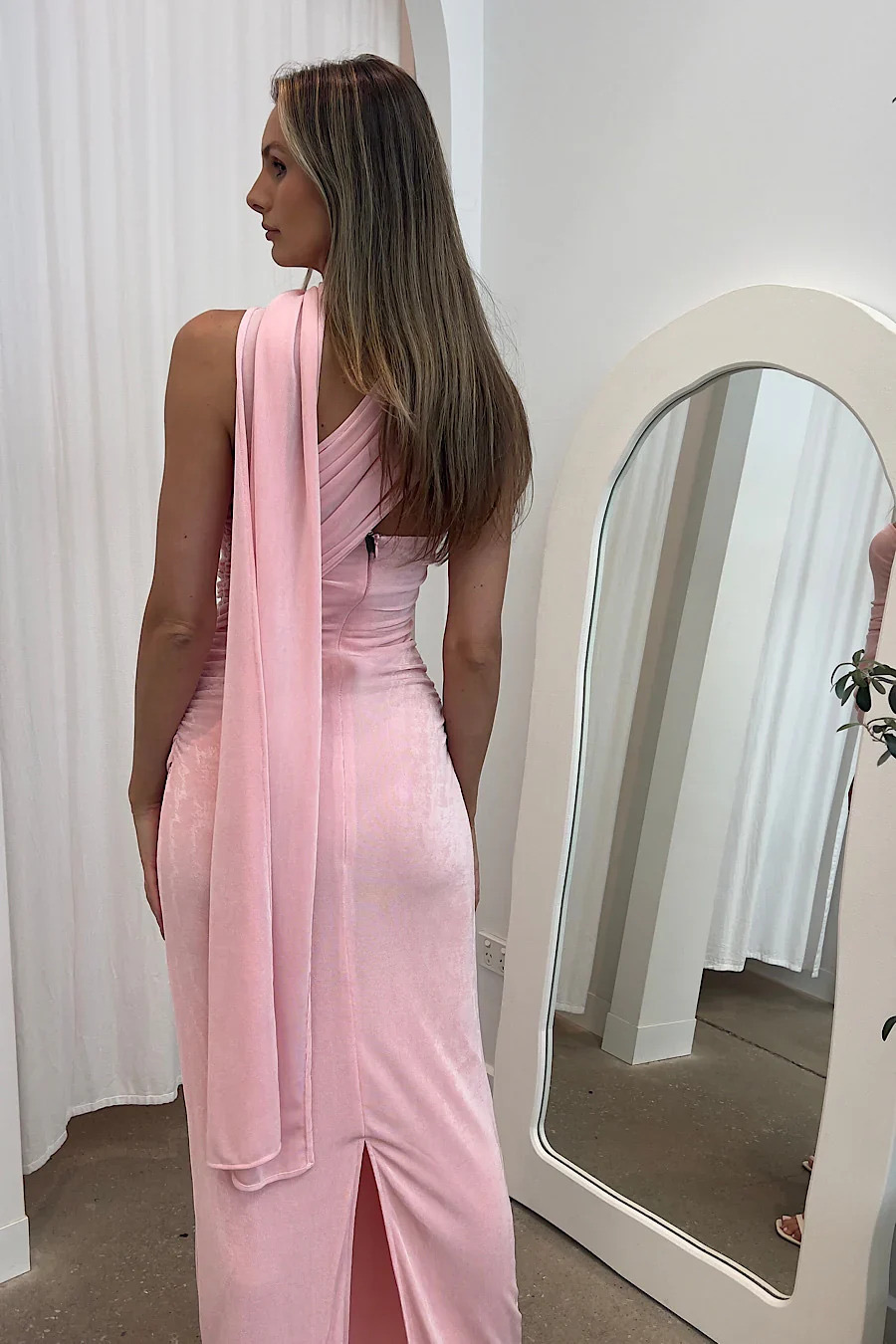 The Iesha dress in blush 3