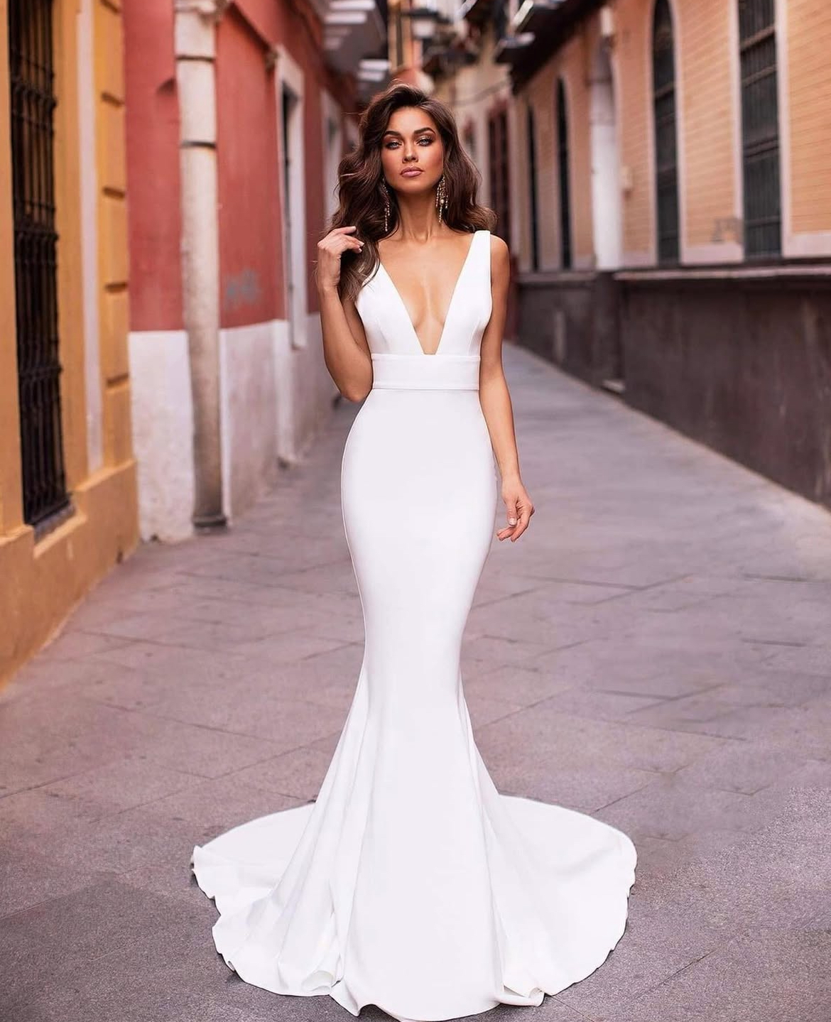 🤍The new Alamour the label Jovana gown.