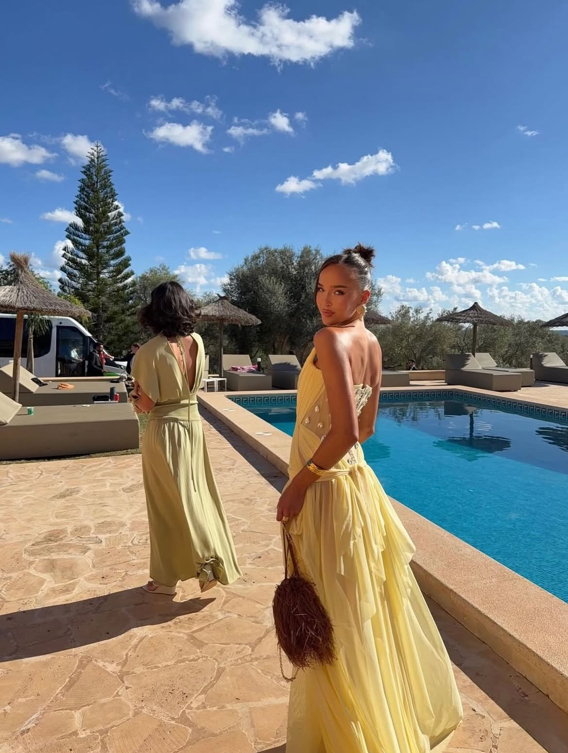 The Oxa Couture Aurelia gown 💛 3