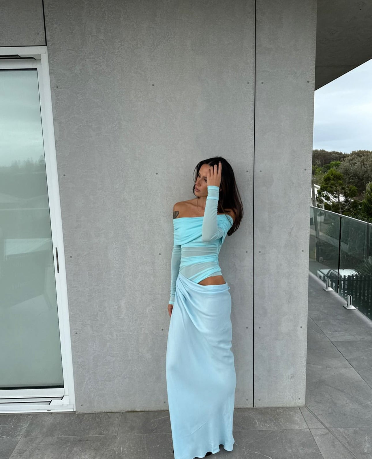 BENNI Yasmin Off Shoulder Maxi Baby Blue