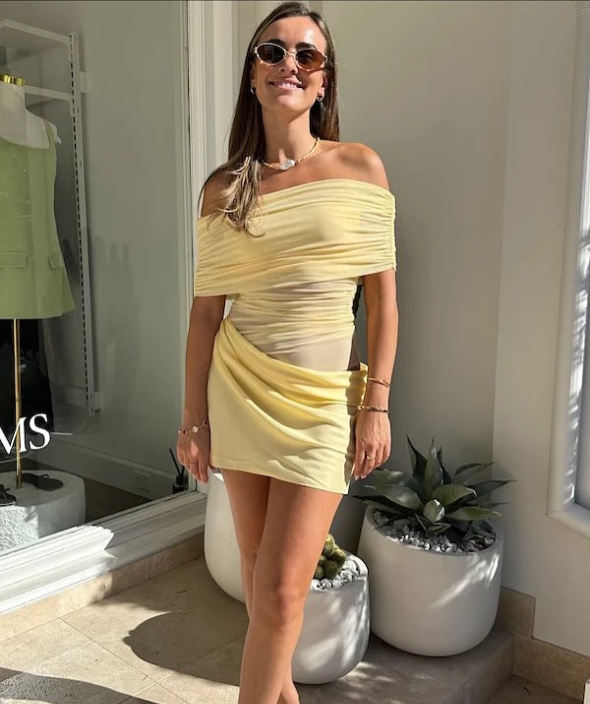 Benni Nico Off Shoulder 💛 Size 8 Rent $60 3
