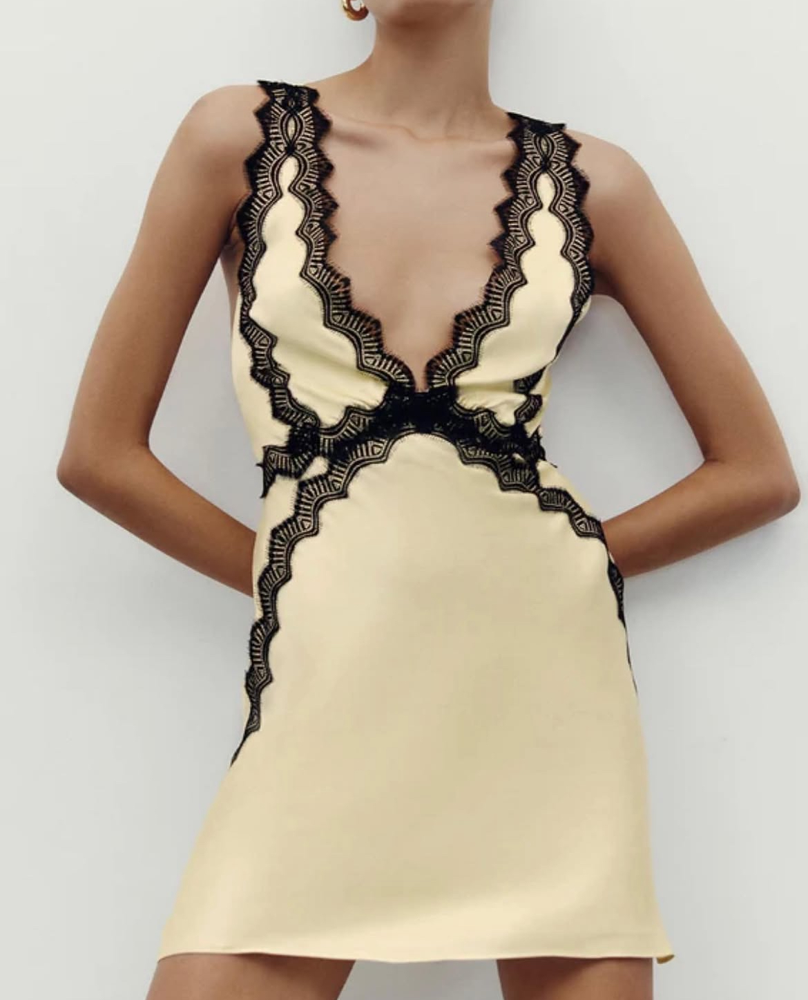 Shona Joy mini 🖤🖤✨ 3