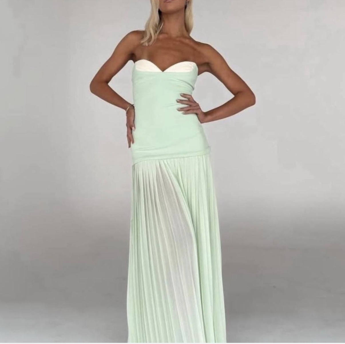 Jefrei sei she is olla Nicolette maxi dress