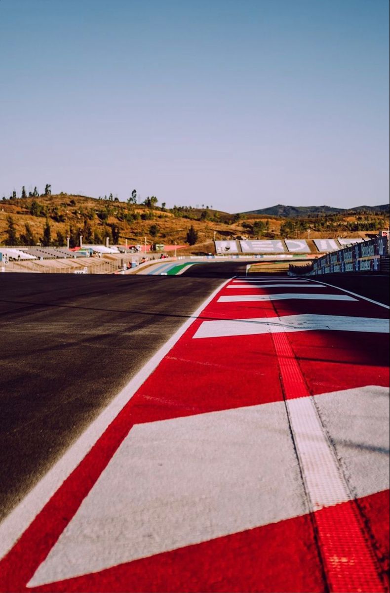 The Ultimate Algarve Escape: Golf, Lifestyle & Formula 1
