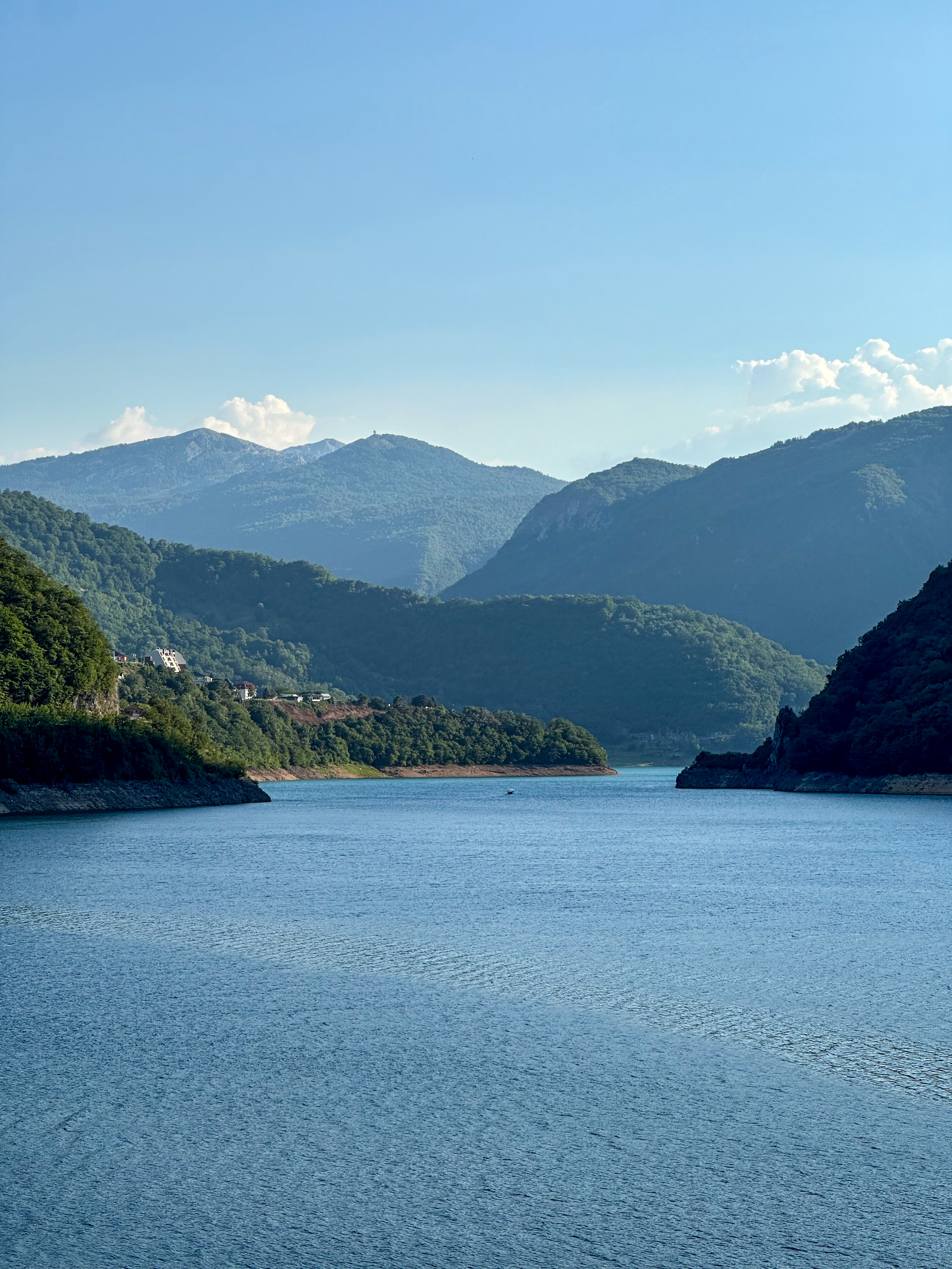 Piva Lake (Pivsko jezero)