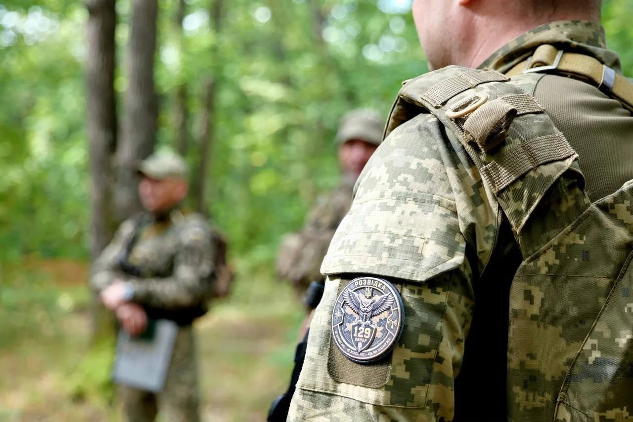 Урочисте нагородження представників військової розвідки 129 ОВМБр