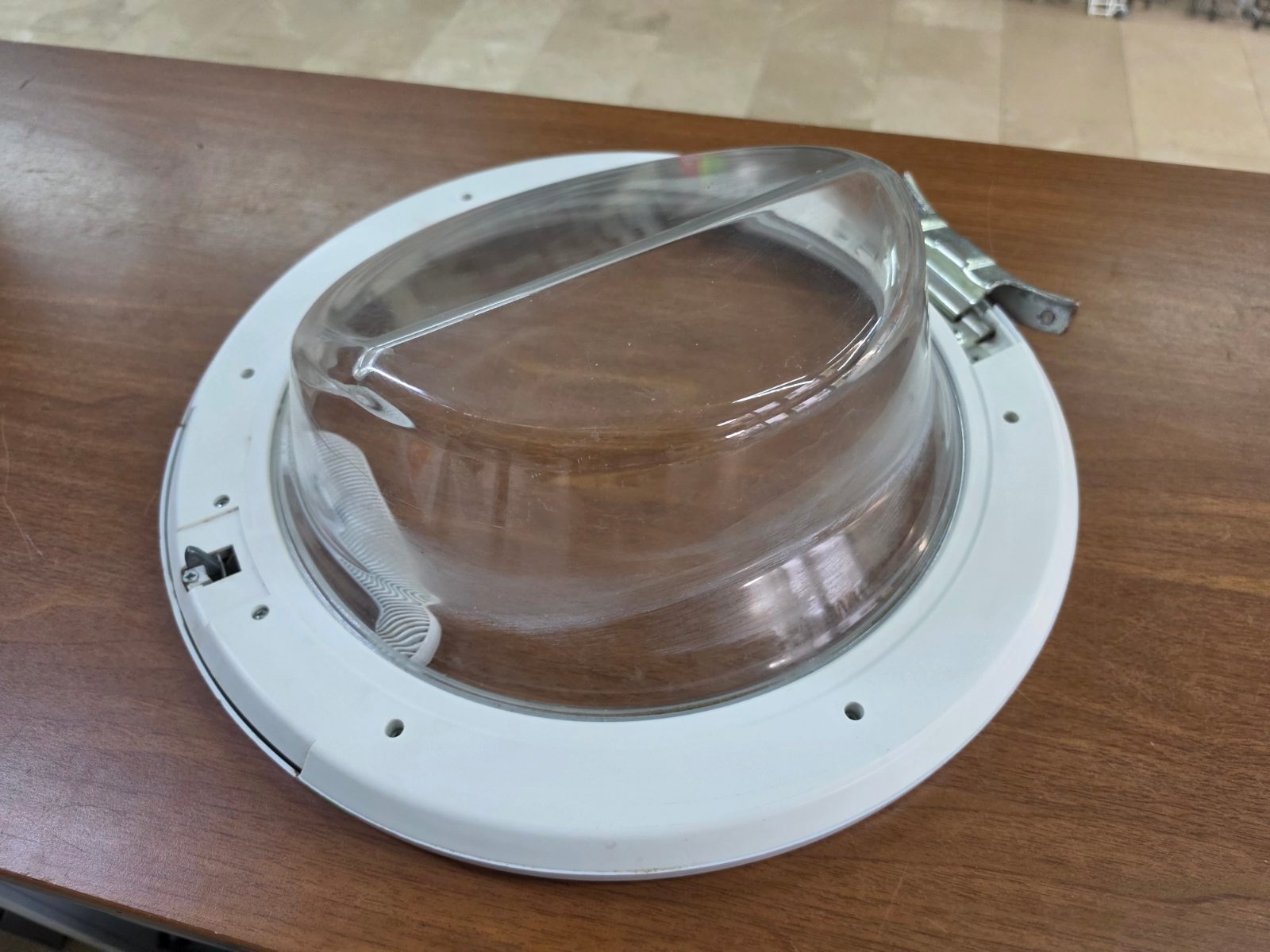 Hotpoint Ariston çamaşır makinesi ikinci el ön kapak grubu EMG 723 823 923 10 23 modellerine uygundur detaylı bilgi özdur yedek parça
