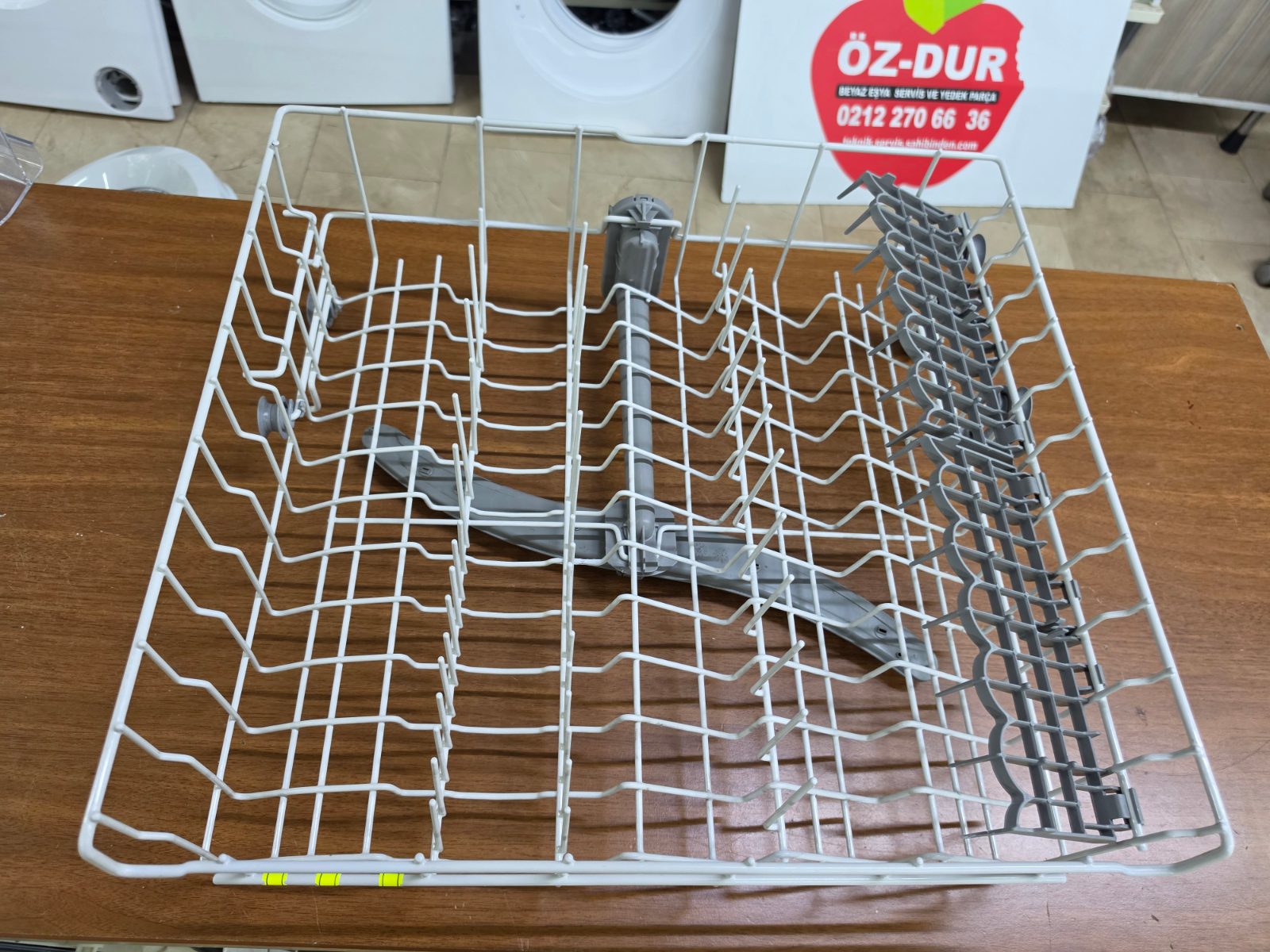 SGS55M82TR Bulaşık Makinesi Üst Sepet