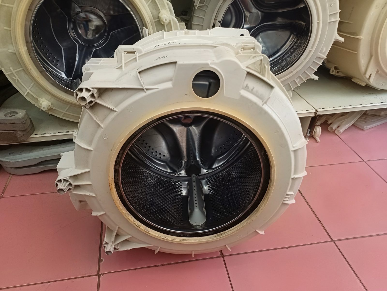 ​Hotpoint Ariston Çamaşır Makinesi Kazanı / Tamburu (FMG 723 - 823 - 923 - 1023 Uyumlu) - Orijinal 2. El Çıkma — görsel 3