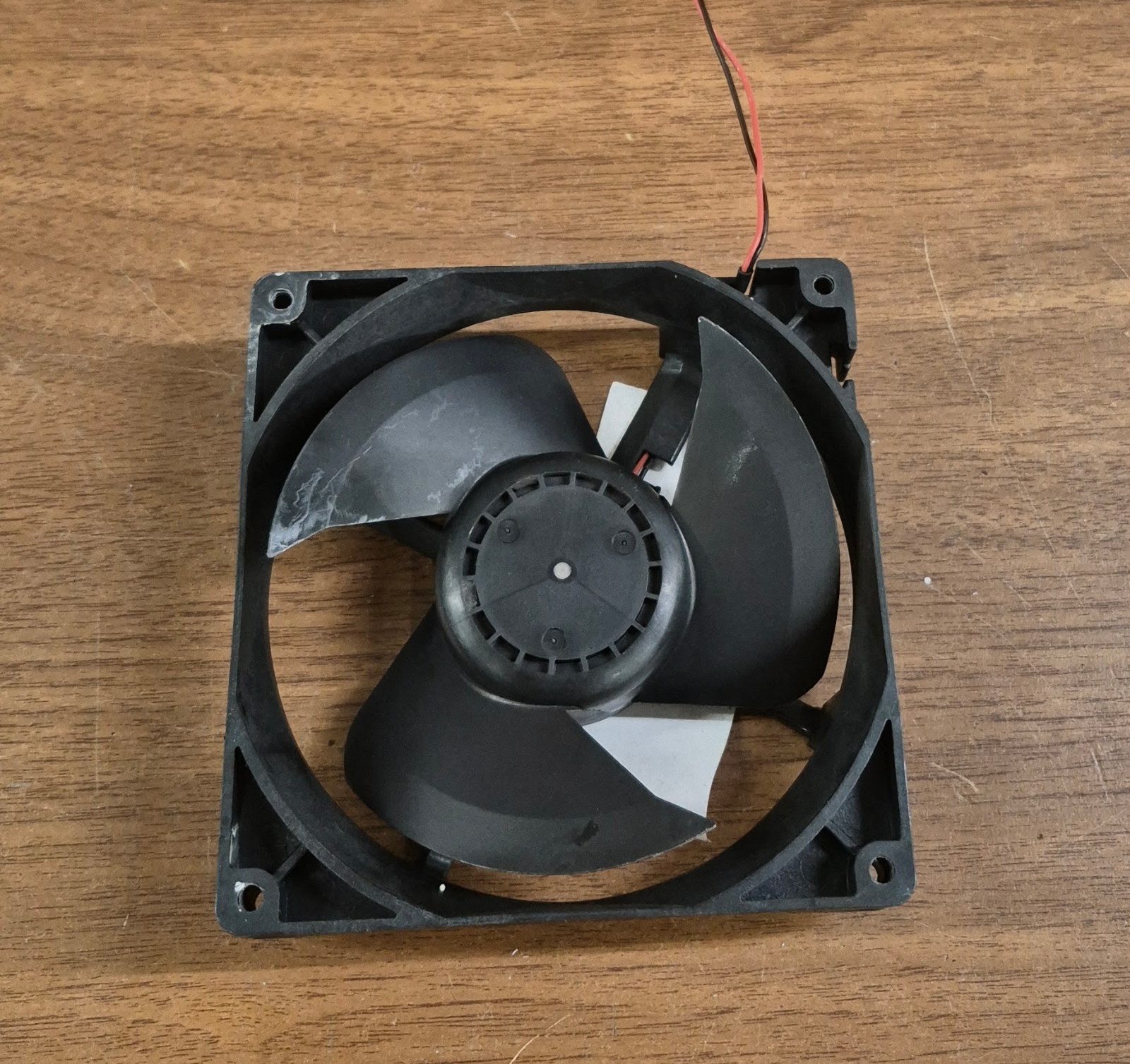 İNDESİT ARİSTON HOTPOINT BUZDOLABI FAN MOTORU - C00308602 C00284031 — görsel 1