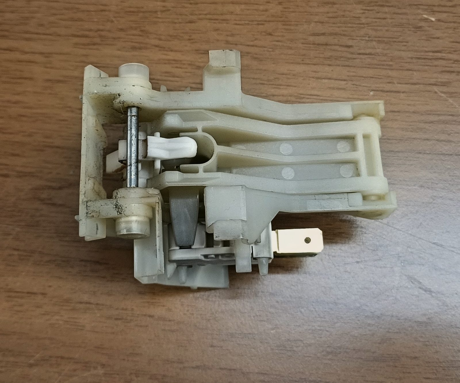 Bosch Bulaşık Makinesi Kapak Kilidi (Mekanizması) – 00438026 — görsel 2