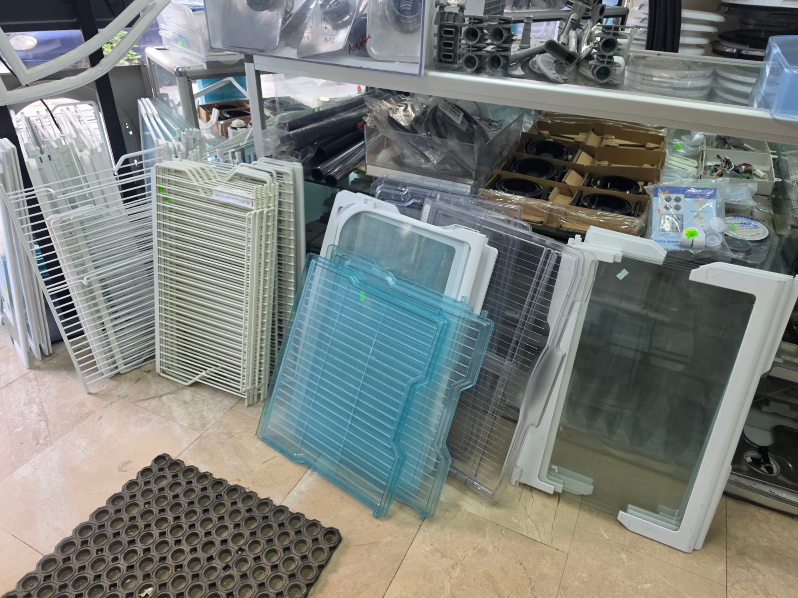 Bosch KSU49630NE /06 Sebzelik Üstü Cam Çerçeve Raf Original — görsel 13