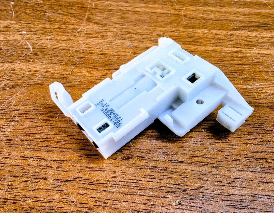 Bosch SMS30E02TR Bulaşık Makinesi Kapak Emniyet Kilidi Mekanizması — görsel 2