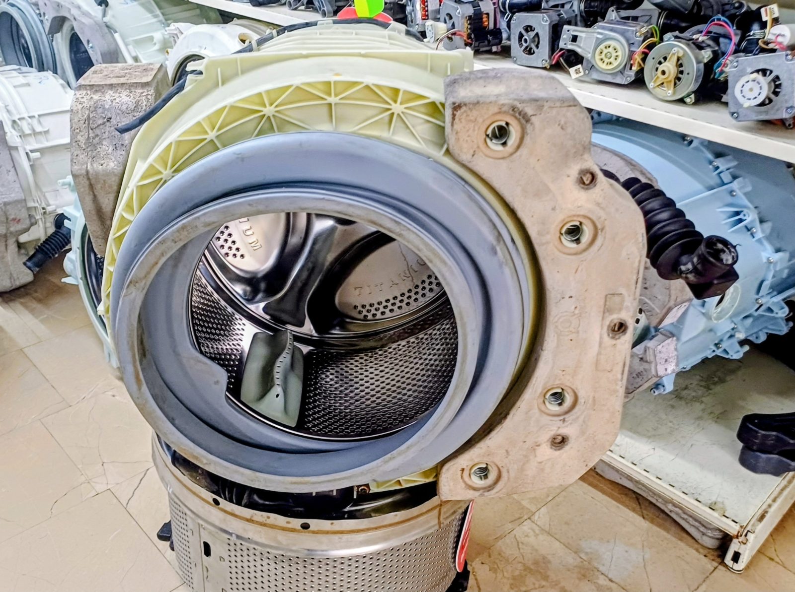 Hotpoint Ariston AQ104D 49 Aqualtis Çamaşır Makinesi Kazanı Komple (Temiz / Orjinal — görsel 6