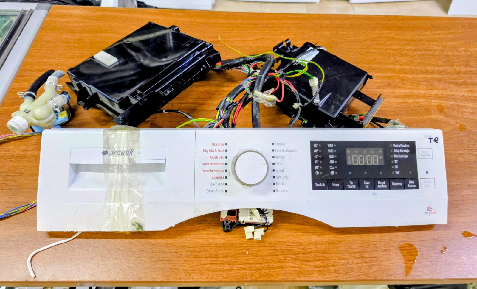 Arçelik 8145 YK Kurutmalı Çamaşır Makinesi Ön Panel Kartı ve Tesisat