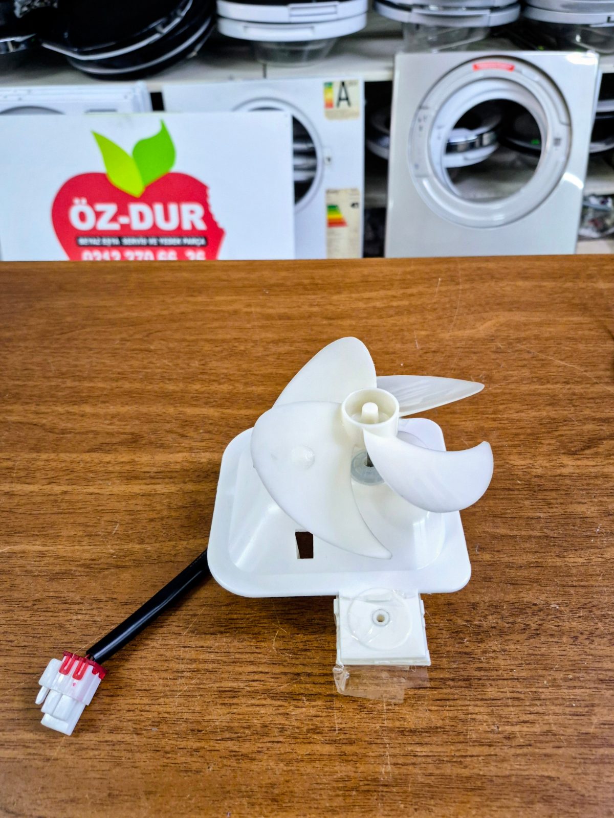 Arçelik - Beko Buzdolabı Evaporatör Dondurucu Fan Motoru Komplesi (Kod: 4935320500) — görsel 2
