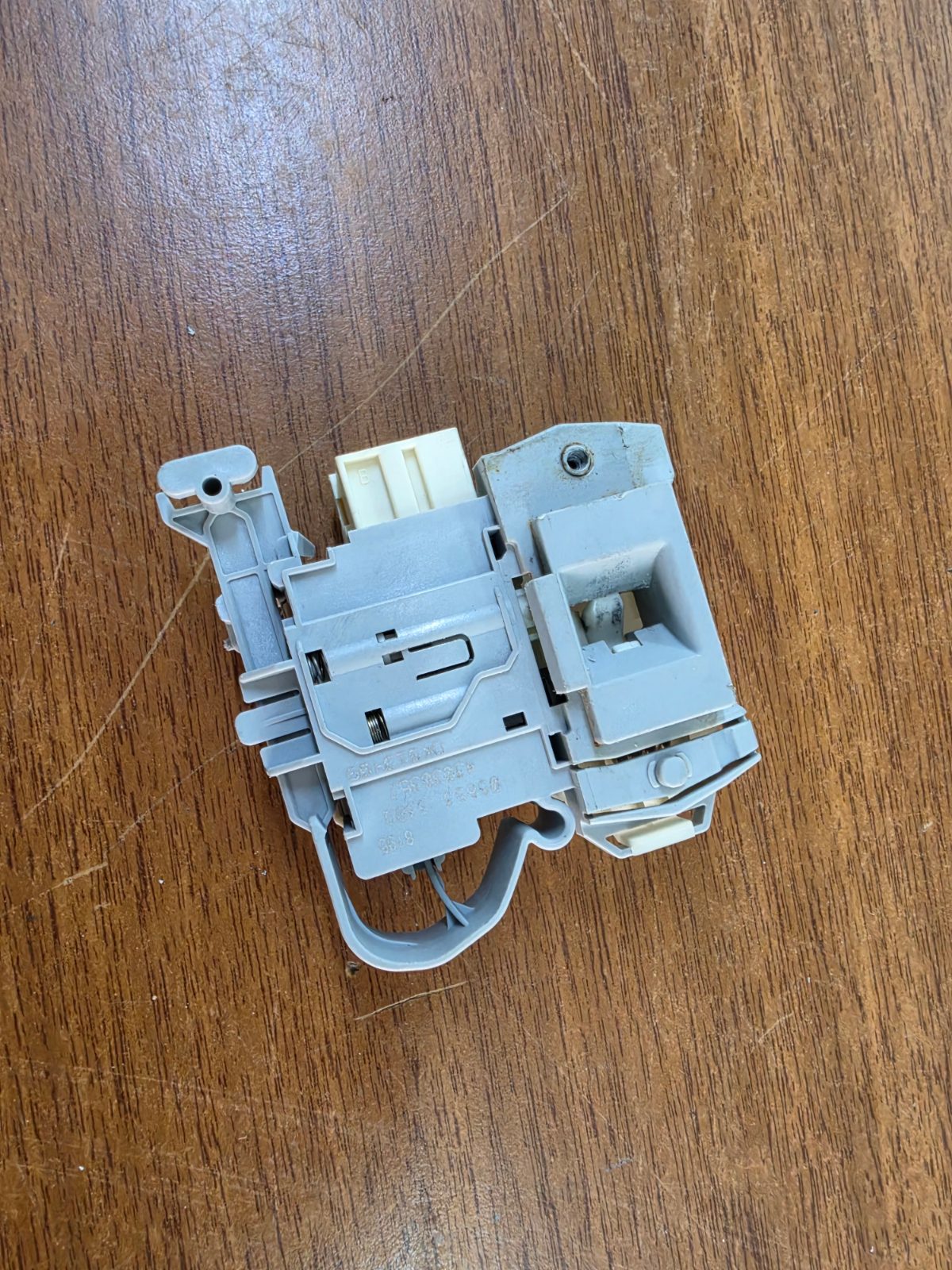 Hoover HWP 414AMBC/1-17 Çamaşır Makinesi Kapı Kilidi (Emniyet Anahtarı)