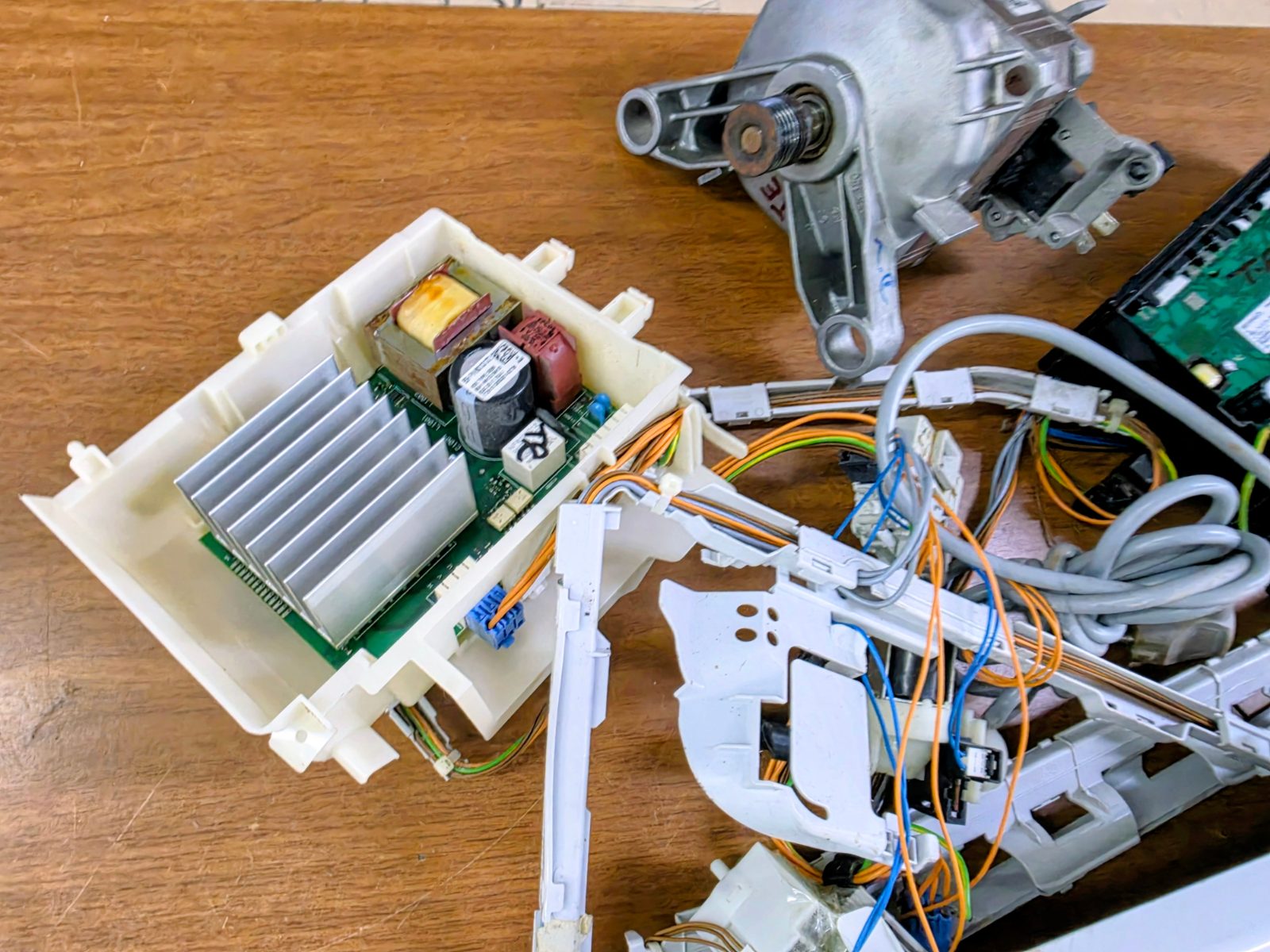 Bosch Serie 6 Çamaşır Makinesi Elektronik Kart, Panel ve Motor Seti (WAT24480TR/13) — görsel 4