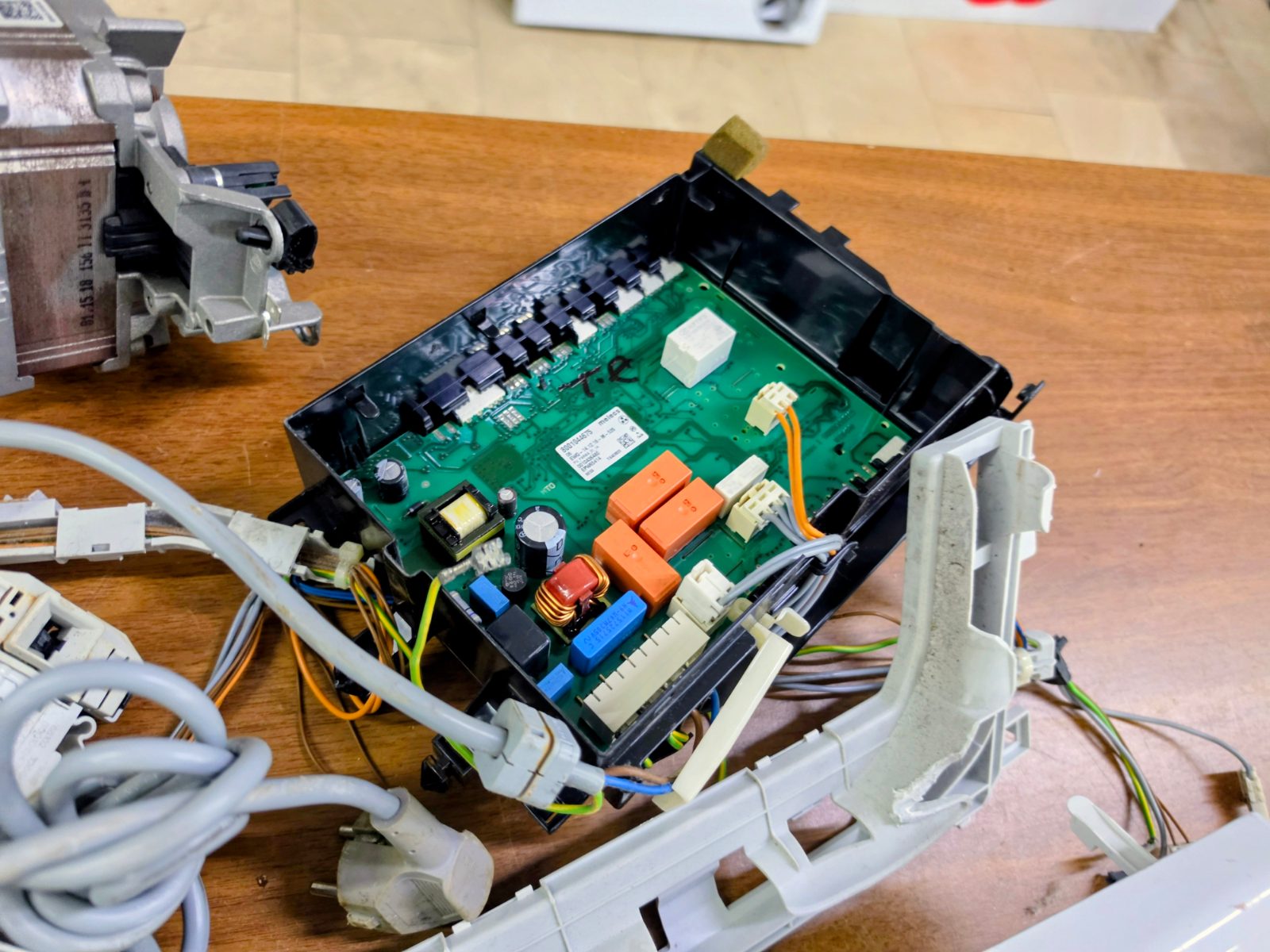 Bosch Serie 6 Çamaşır Makinesi Elektronik Kart, Panel ve Motor Seti (WAT24480TR/13) — görsel 5