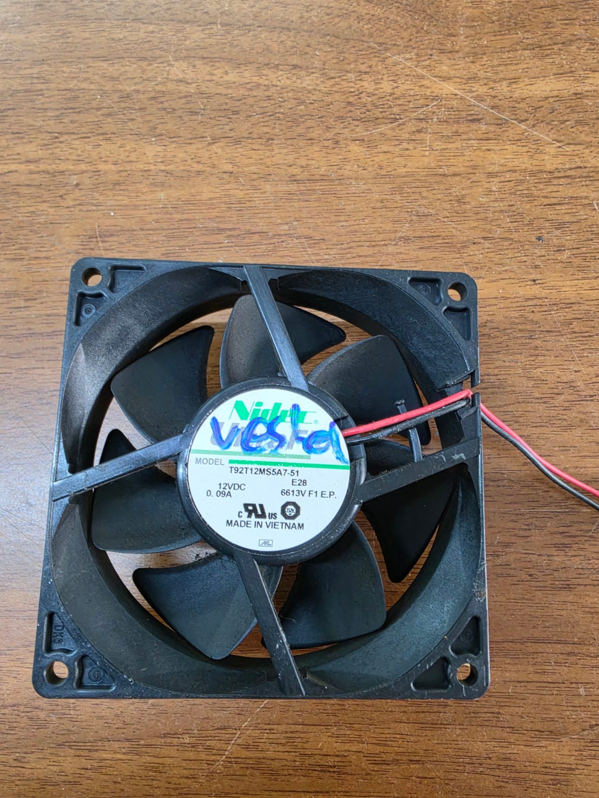 Vestel EKO NF480 No-Frost Buzdolabı Evaporatör / Derin Dondurucu Fanı (12V DC Nidec T92T12MS5A7-51)