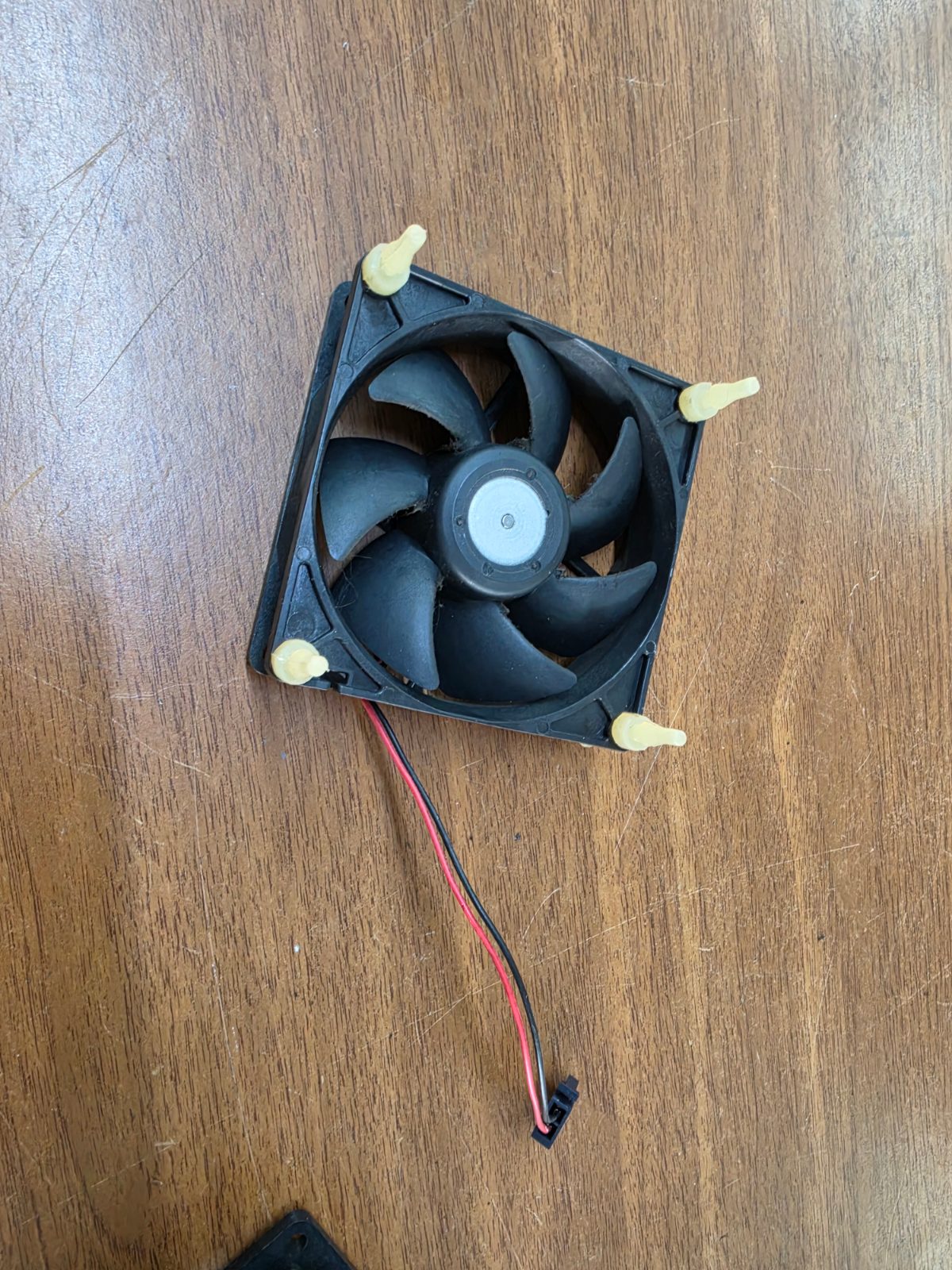 Vestel EKO NF480 No-Frost Buzdolabı Evaporatör / Derin Dondurucu Fanı (12V DC Nidec T92T12MS5A7-51) — görsel 5