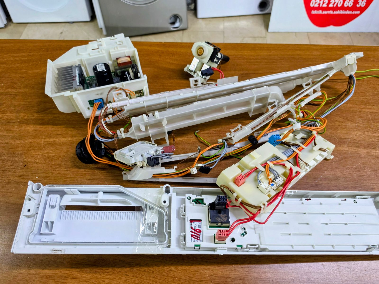 Siemens iQ700 Çamaşır Makinesi Ön Panel, Elektronik Kart ve Tesisat (WM12S763TR/01) — görsel 3