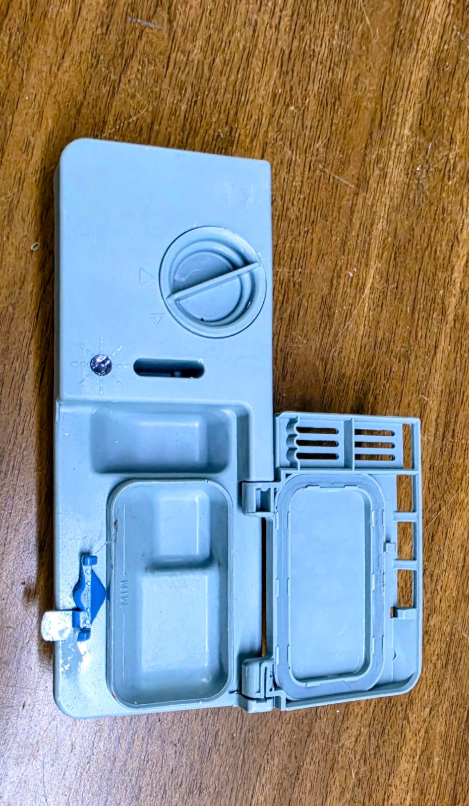 Indesit DFG 03 TK Bulaşık Makinesi Deterjan Dispenseri — görsel 1