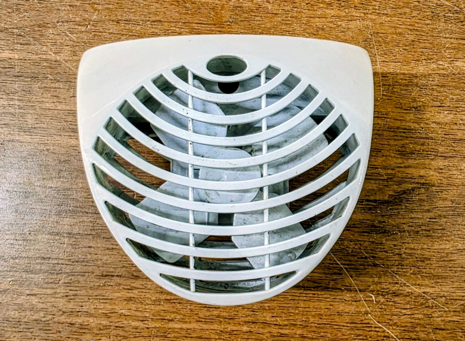 Siemens KI32V440NE Buzdolabı İç Sirkülasyon Fan Kapağı ve Pervanesi — görsel 1