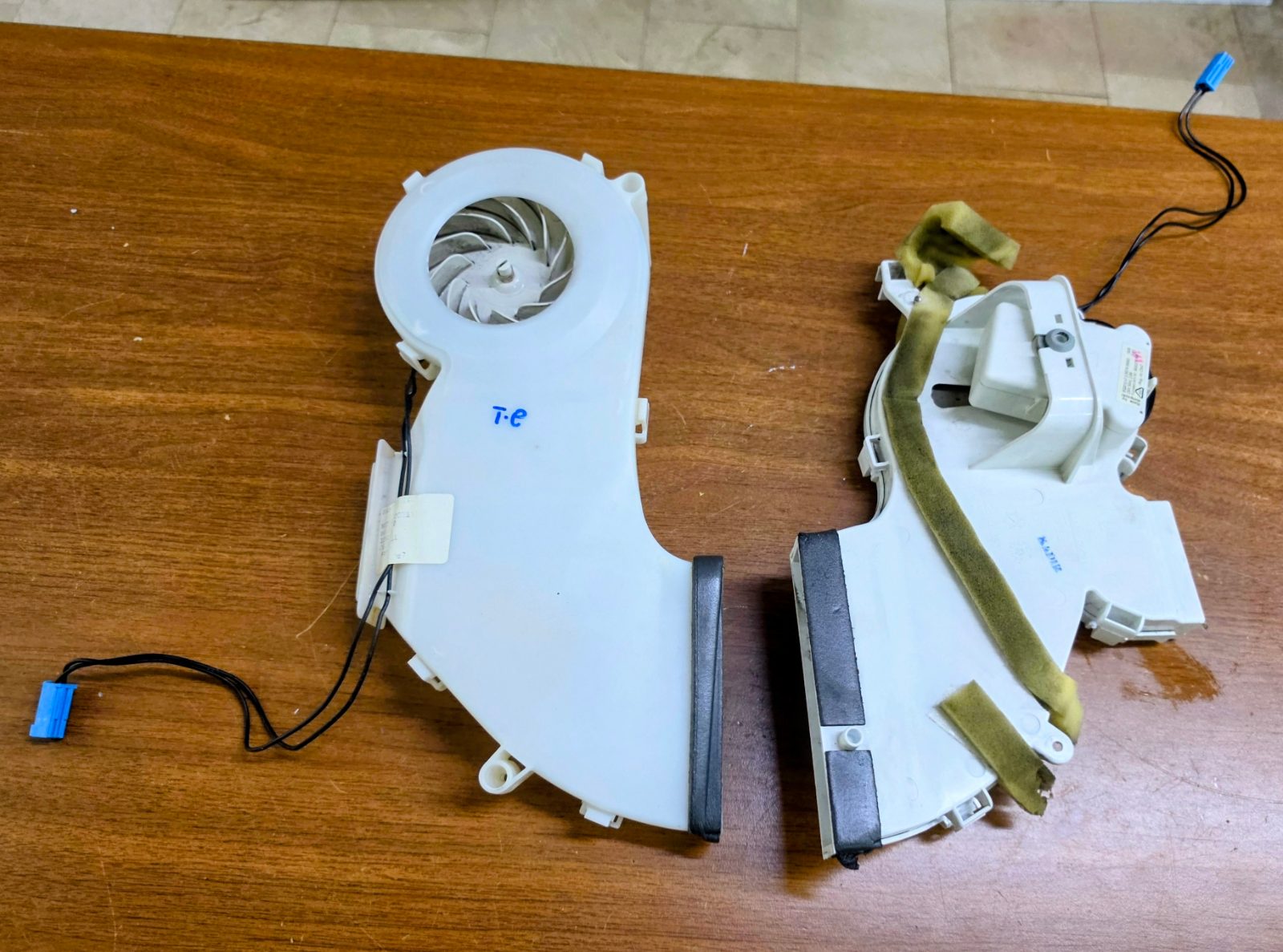 Bosch Siemens Orijinal Çıkma Buzdolabı Evaporatör Fan Motorı (Mavi Soketli) — görsel 4