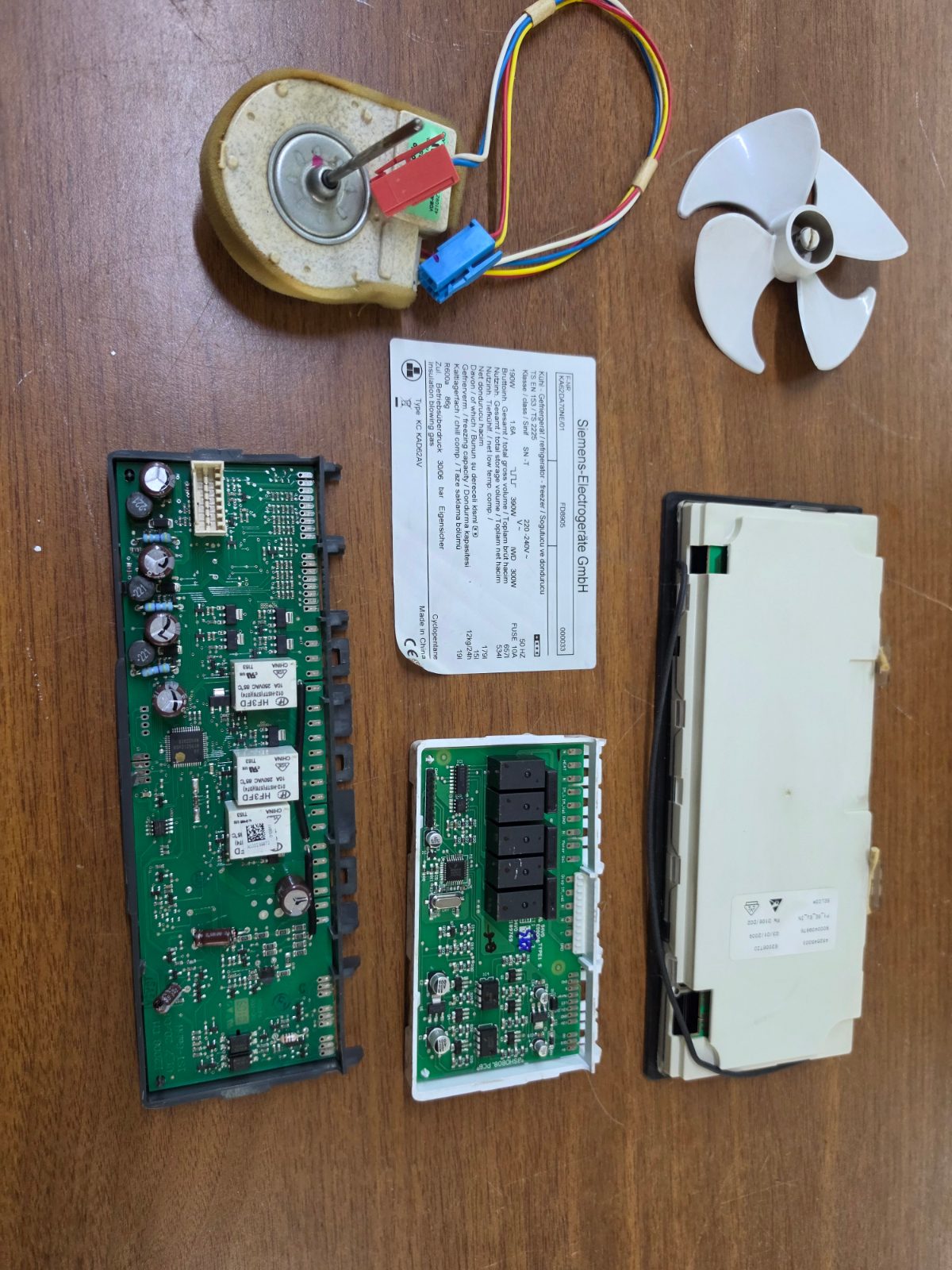 Siemens Gardırop Tipi Buzdolabı Yedek Parçaları (KA62DA70NE/01) - Kart, Ekran, Fan — görsel 2