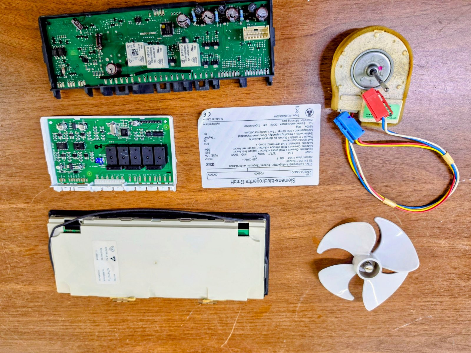 Siemens Gardırop Tipi Buzdolabı Yedek Parçaları (KA62DA70NE/01) - Kart, Ekran, Fan — görsel 4