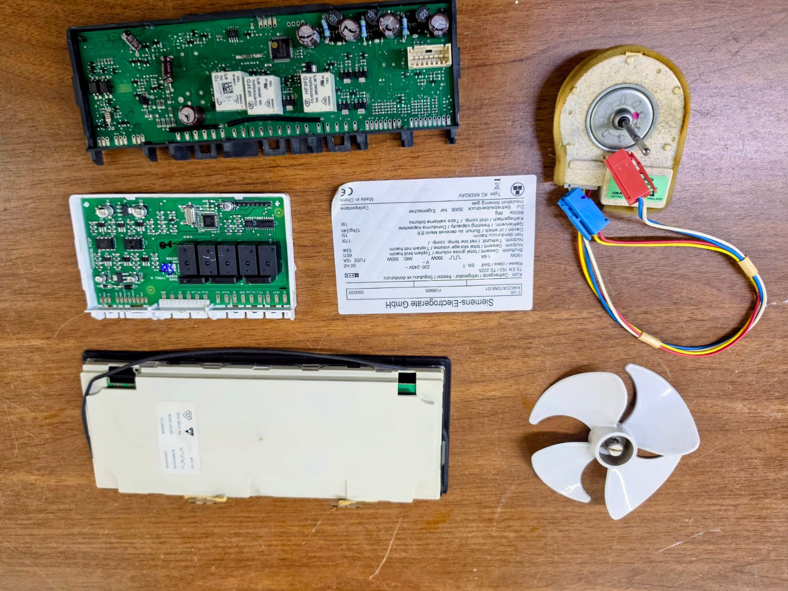 Siemens Gardırop Tipi Buzdolabı Yedek Parçaları (KA62DA70NE/01) - Kart, Ekran, Fan — görsel 6