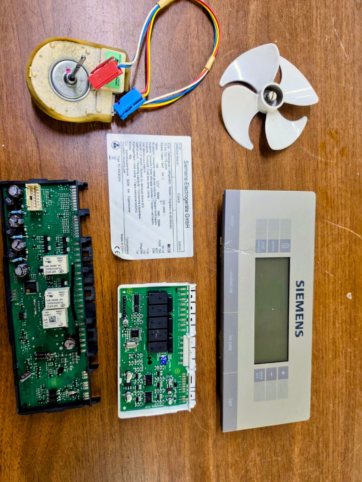 Siemens Gardırop Tipi Buzdolabı Yedek Parçaları (KA62DA70NE/01) - Kart, Ekran, Fan — görsel 7