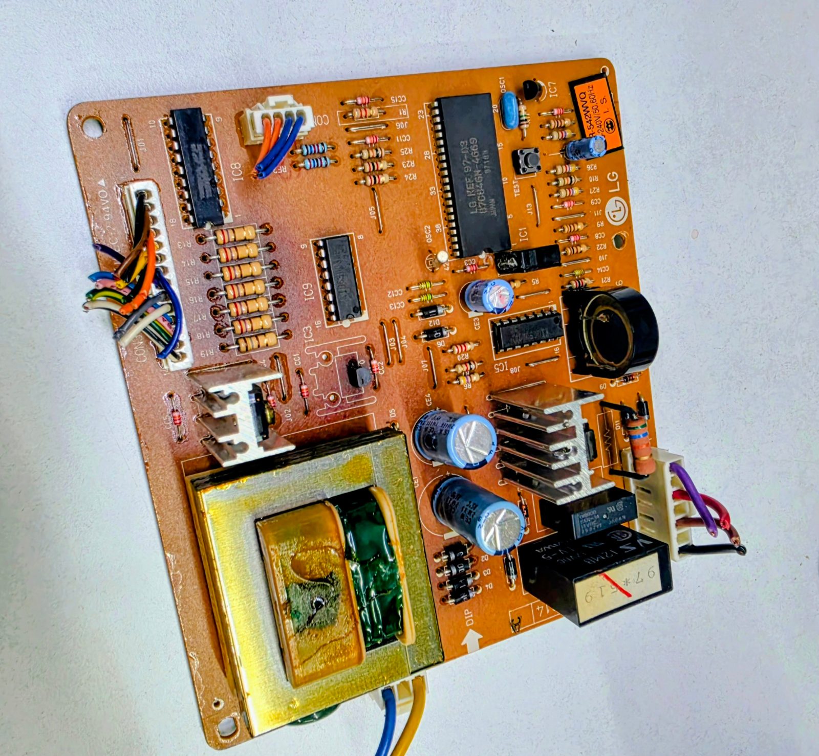 Arçelik 8180 NF model No-Frost buzdolaplarına uyumlu orijinal elektronik kontrol kartı (Anakart). — görsel 1