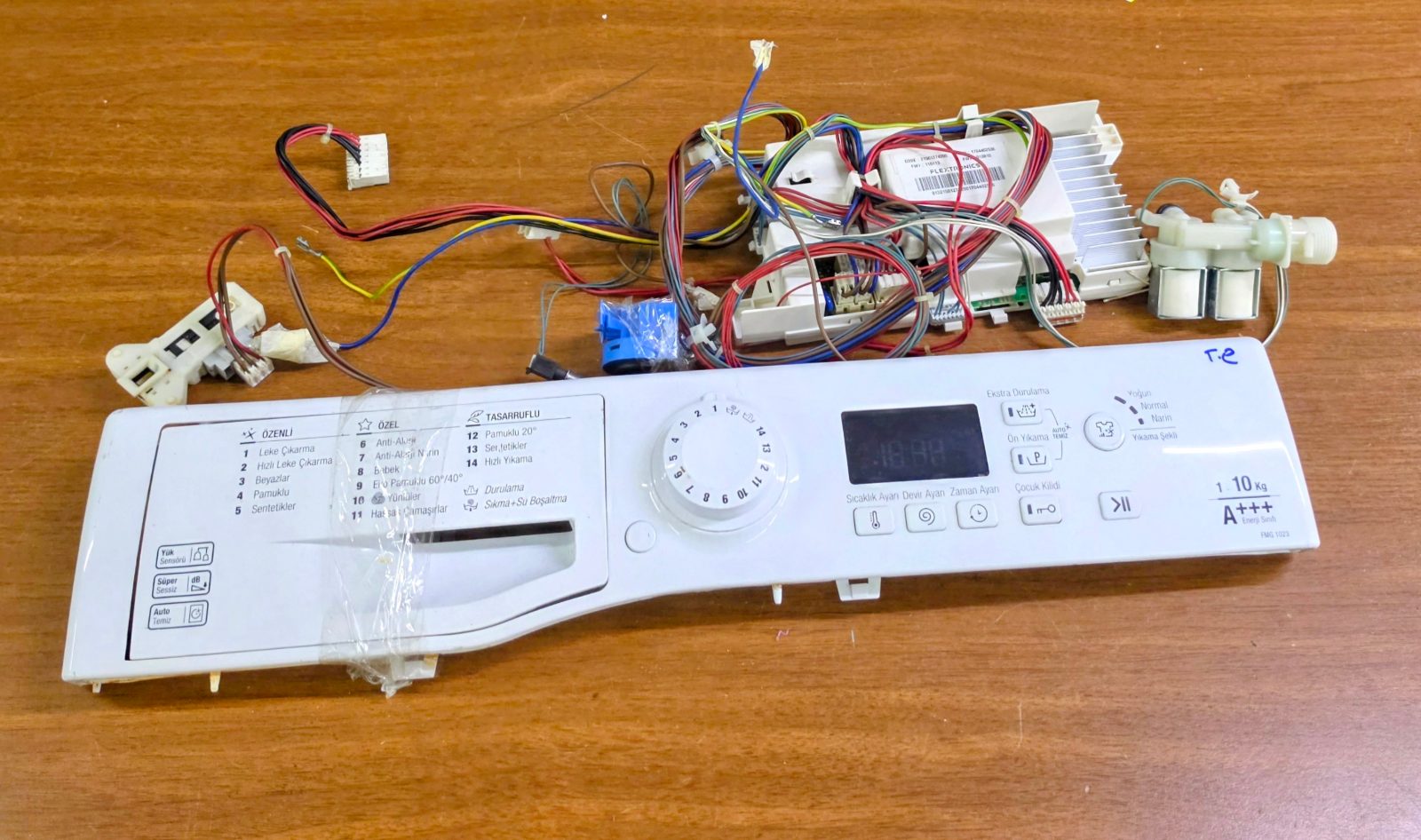 Hotpoint Ariston FMG 1023 Çamaşır Makinesi Ön Panel, Beyin Elektronik Kart ve Tesisat Komple Set — görsel 1