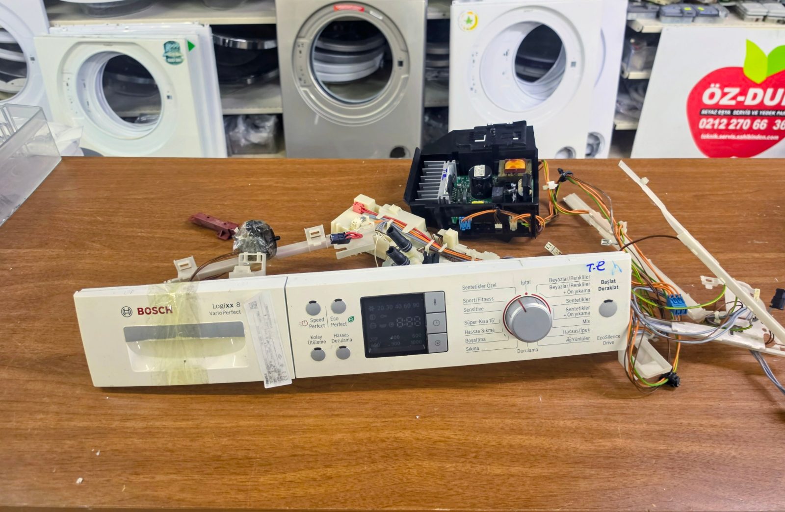 Bosch Logixx 8 Varioperfect Çamaşır Makinesi Elektronik Kart, Ön Panel ve Kablo Tesisatı Seti (Profilo CM102K0TR/09 - 1000 Devir / 8 kg) — görsel 1
