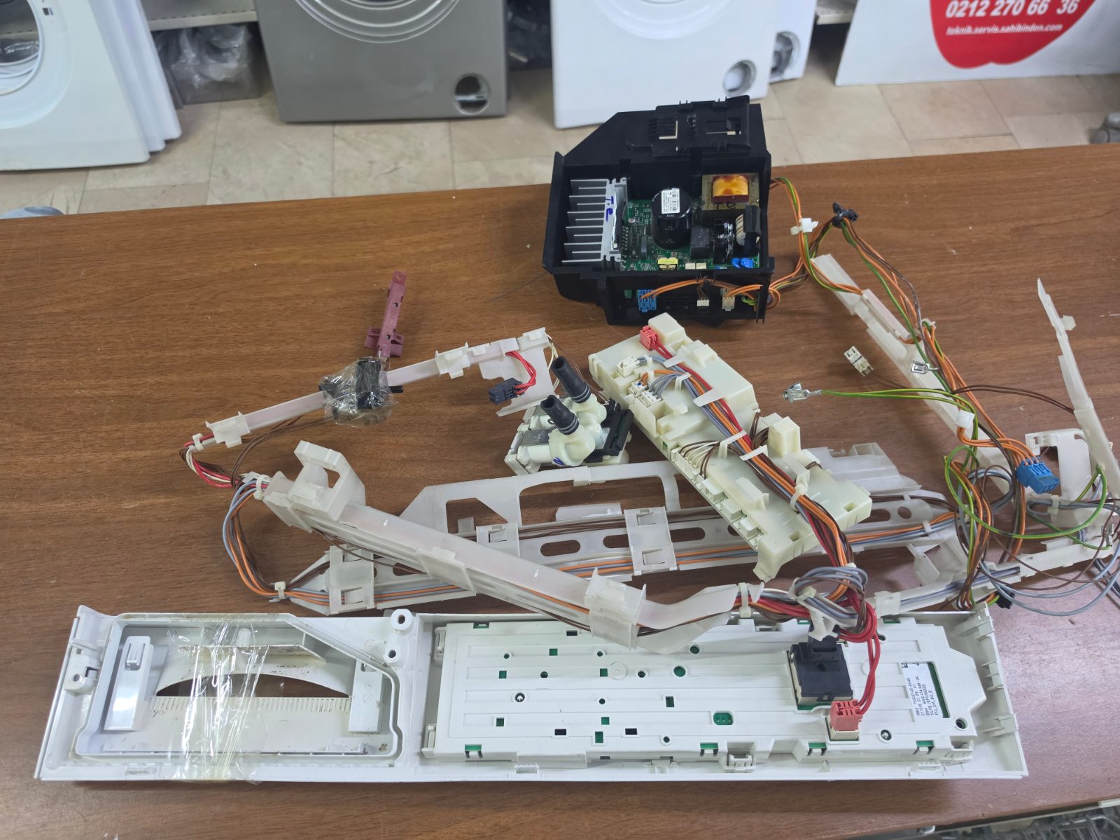 Bosch Logixx 8 Varioperfect Çamaşır Makinesi Elektronik Kart, Ön Panel ve Kablo Tesisatı Seti (Profilo CM102K0TR/09 - 1000 Devir / 8 kg) — görsel 4