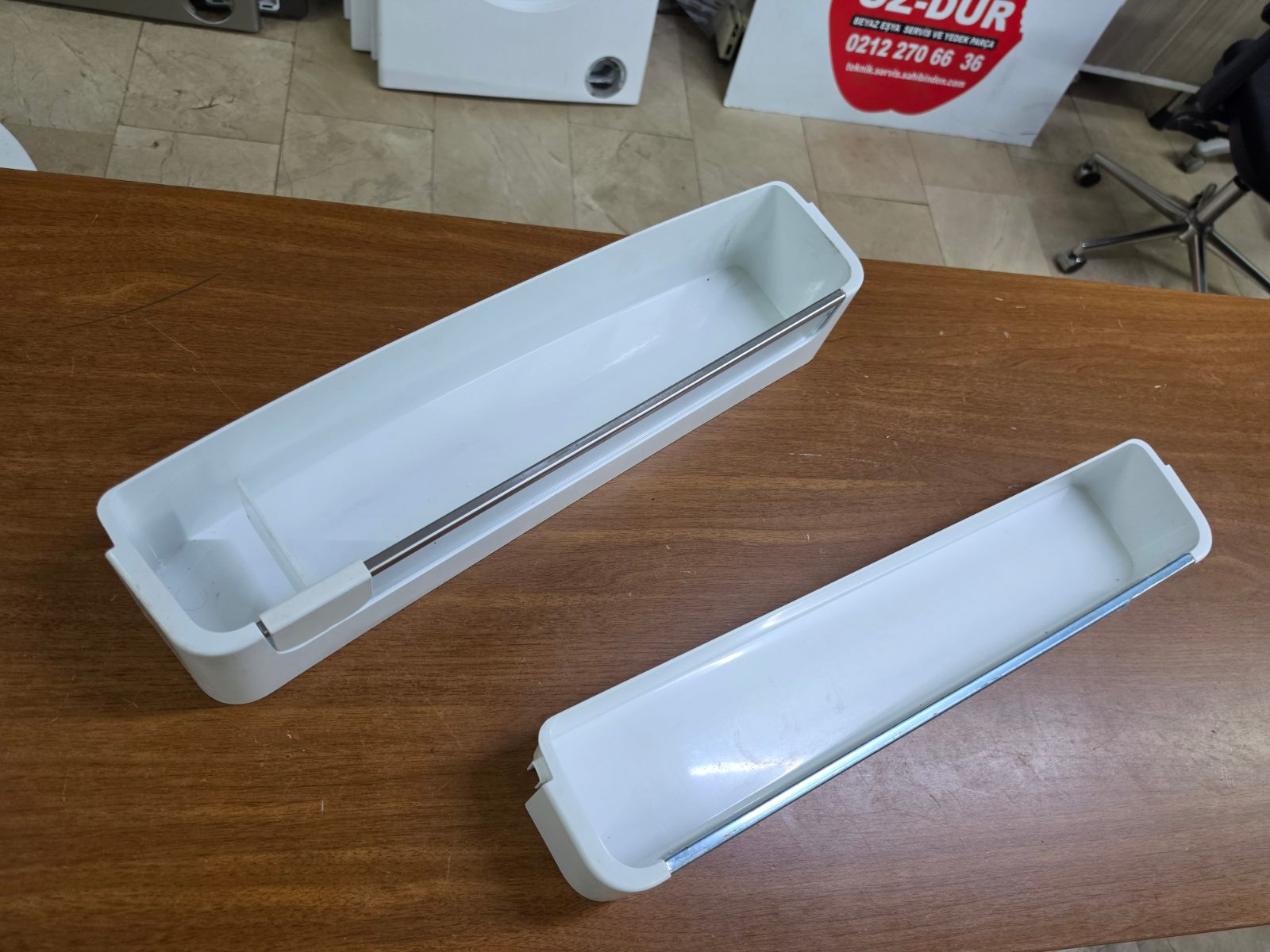 Bosch KSU49630NE Buzdolabı Kapı Rafı Şişelik Çıkma Orijinal — görsel 4
