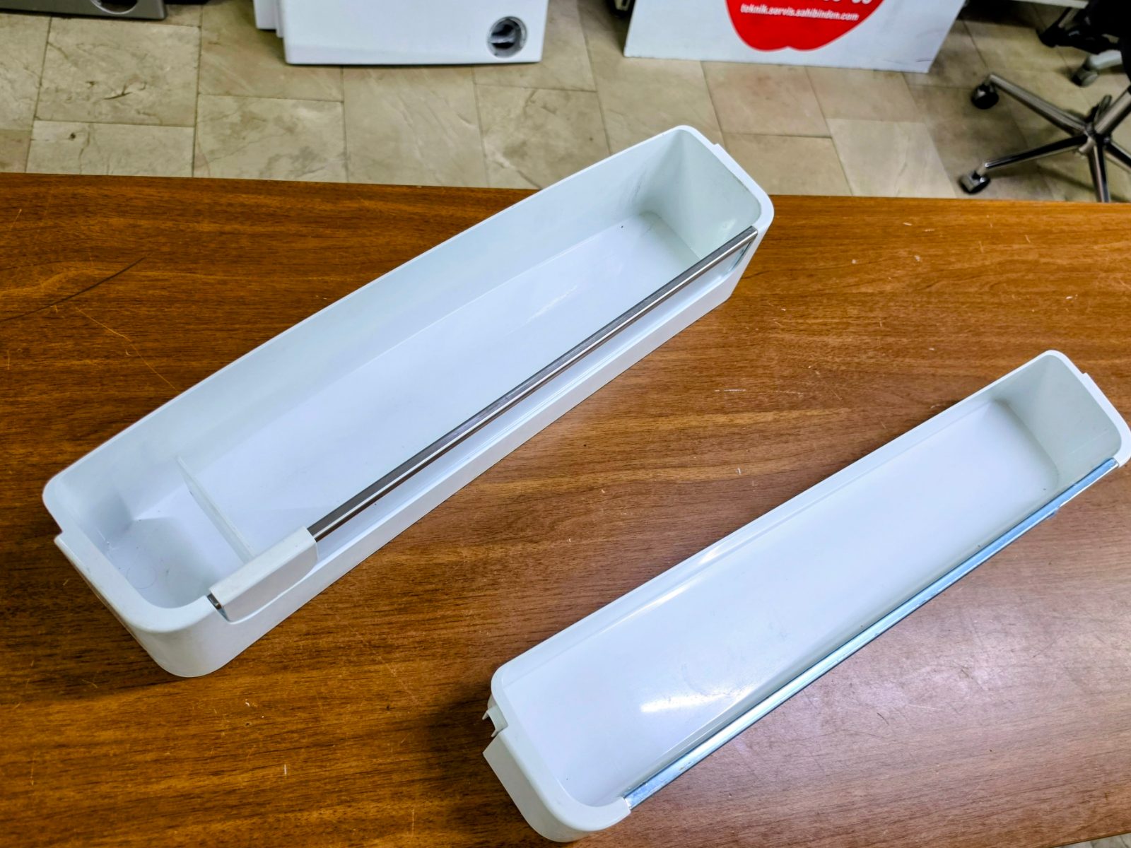 Bosch KSU49630NE Buzdolabı Kapı Rafı Şişelik Çıkma Orijinal — görsel 6