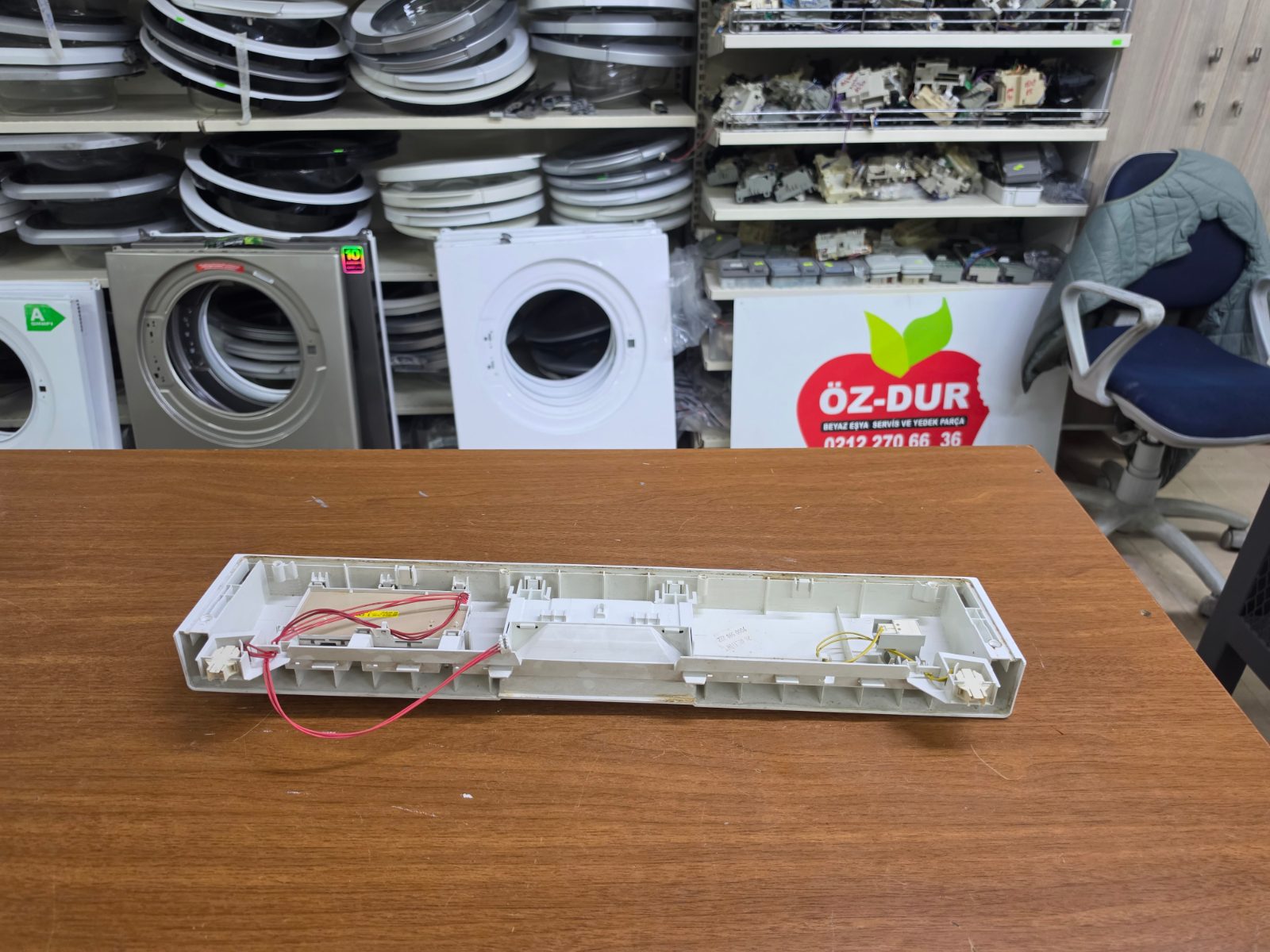​Siemens SN23E200TR Bulaşık Makinesi Ön Kumanda Paneli (Plastik Gövde ve Tuş Grubu) — görsel 12